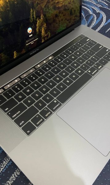 Macbook Pro A1990 (2019)